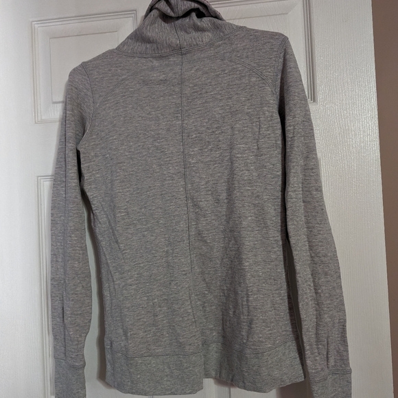 Lululemon pull over - Picture 3 of 4